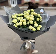Букет Белые кустовые розы Солинеро в Среднем Подкумке