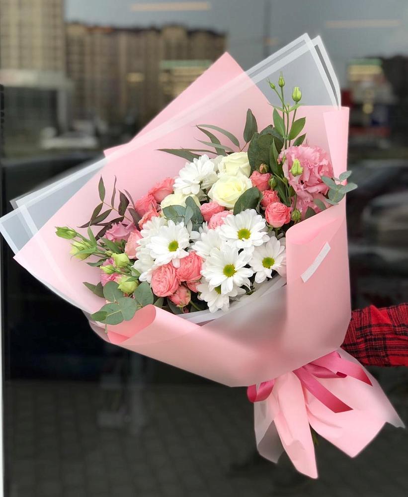 Букет нежный в Среднем Подкумке Букет цветов из: Розы, Лизиантусы и Хризантемы в Среднем Подкумке